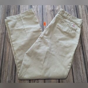 Dickies Original fit size 36x32 work pants in khaki tan like new
